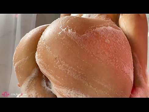❤️ UBrunette uphulula amaphambili ePussy ngeVibrator ukuya kwi-Intense Orgasm kwiShower Amahule kuthi ☑